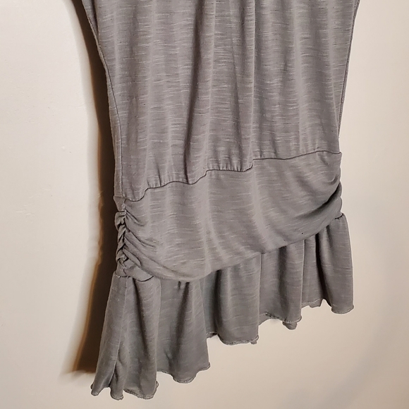 Light Gray Short Sleeve Tunic with Gathered Details - Picture 3 of 10